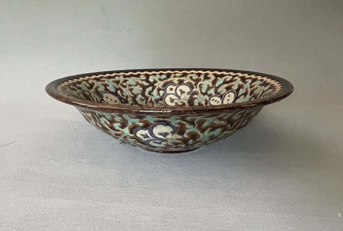 Vietnam, plat en céramique de Biên Hòa