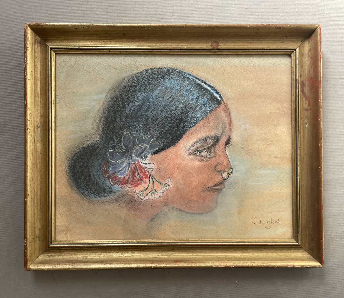 Profil de femme, dessin au pastel