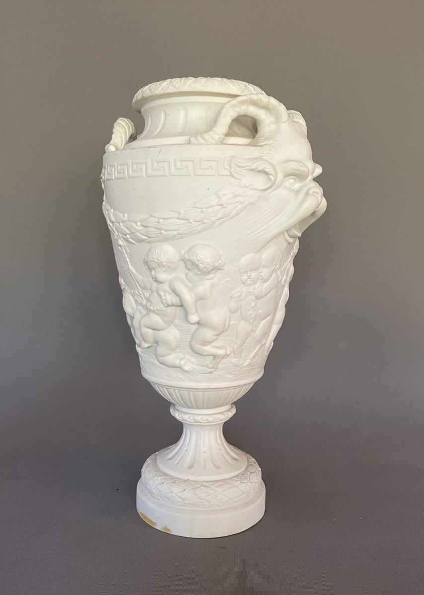 Biscuit-porcelain Vase Decorated With Putti-photo-2