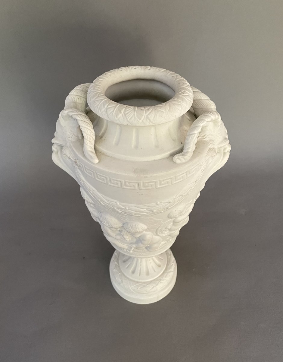 Biscuit-porcelain Vase Decorated With Putti-photo-2