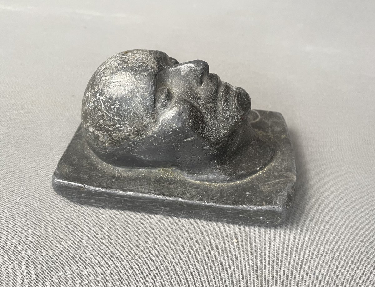 Sculpture en plomb, masque mortuaire de Napoléon?