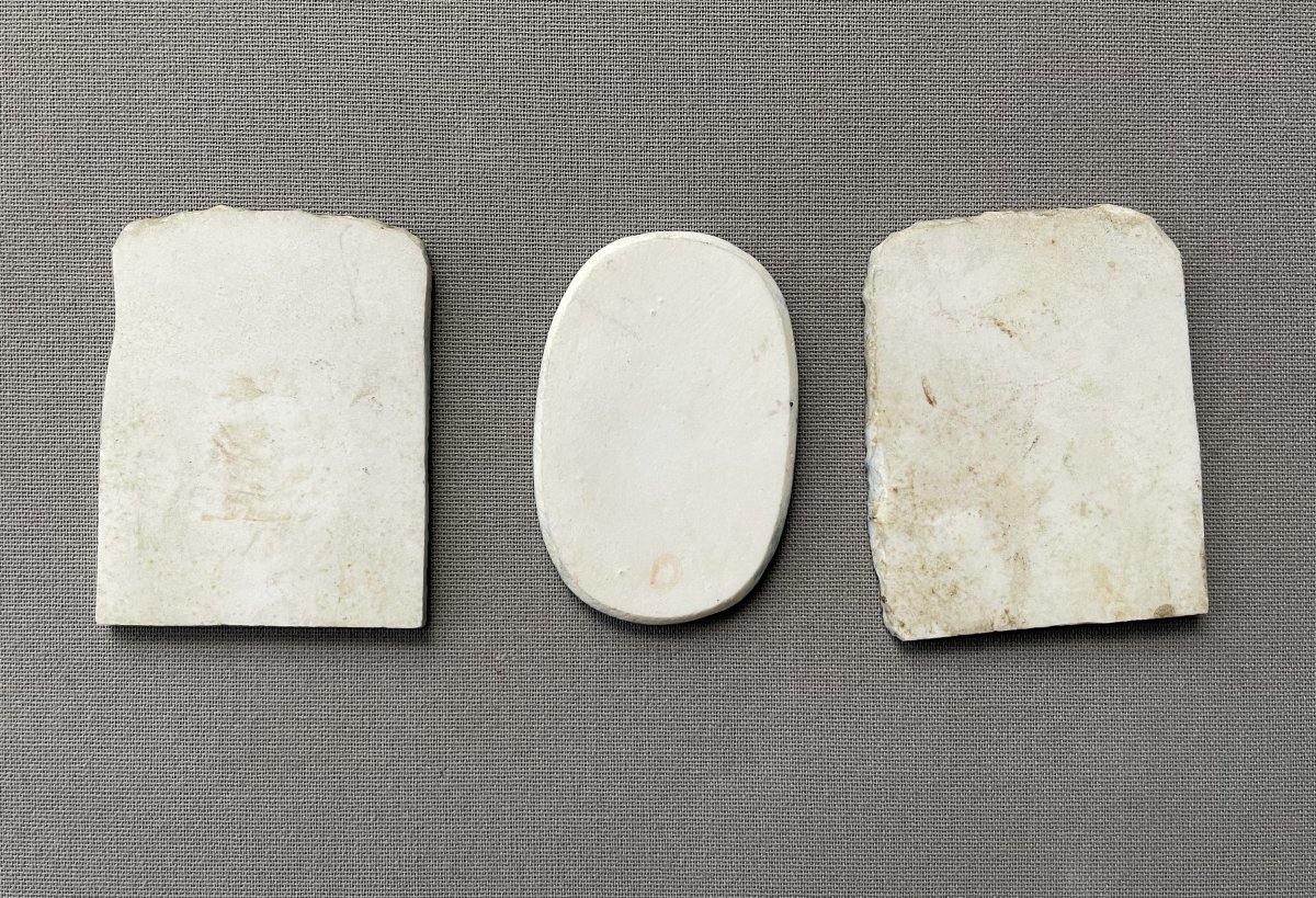 Three Small Porcelain Plates Painted In The Sèvres Style-photo-1