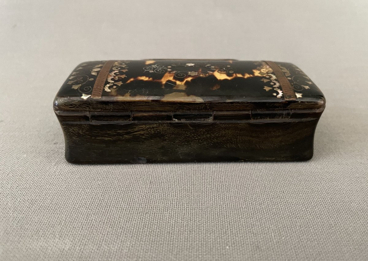 Small Inlaid Horn Box-photo-2