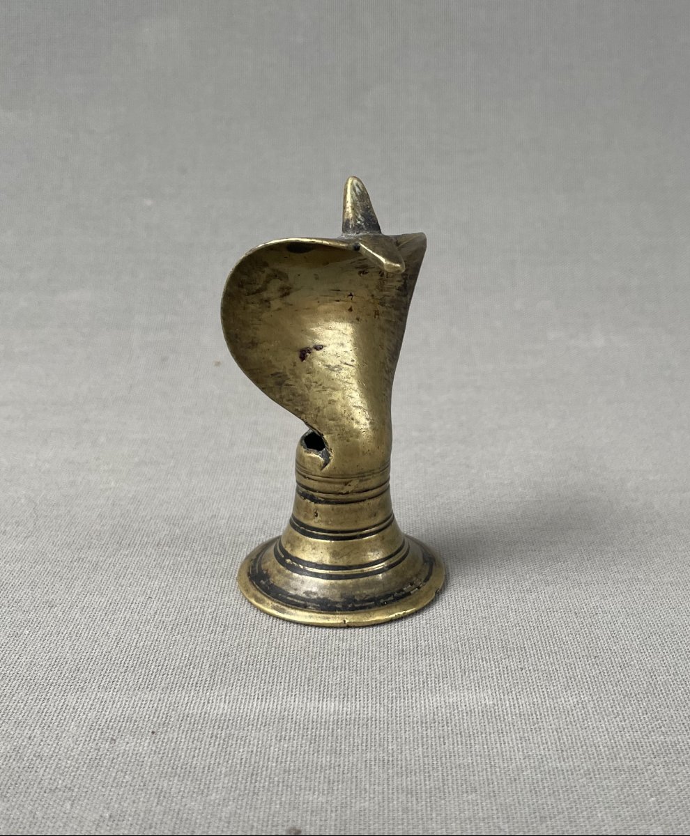 Inde, petit bronze figurant un serpent
