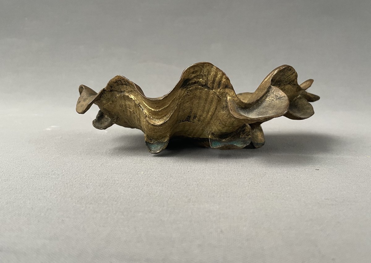 Bronze Shell-shaped Baptismal Font-photo-4