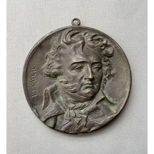 Portrait de Kleber, médaillon en bronze d'après David d'Angers