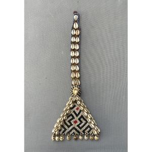 Africa, Art Premier, Ornamentation With Embroidered Shells