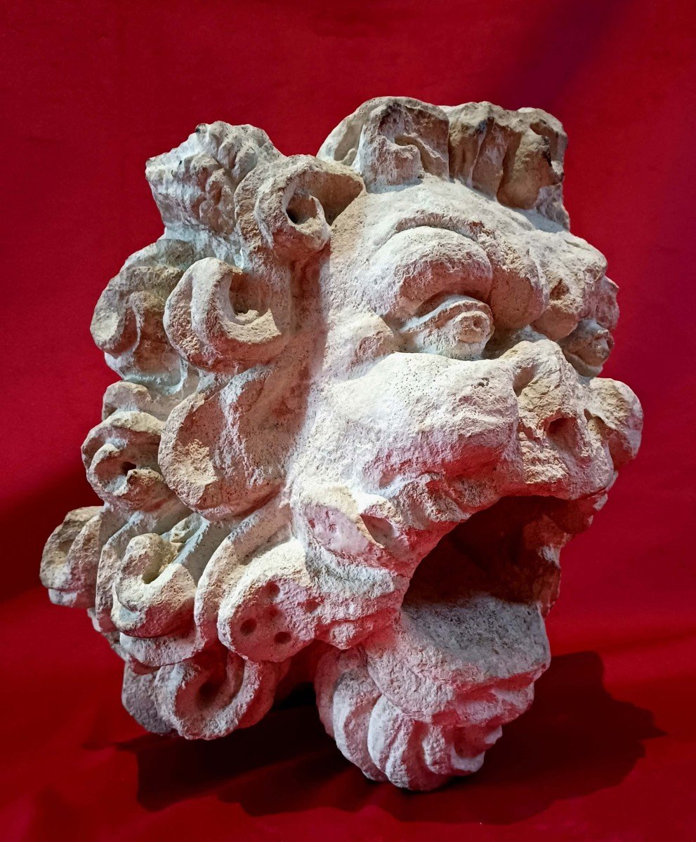 16th Century Lion - Fountain Mascaron Or Gargoyle --photo-2