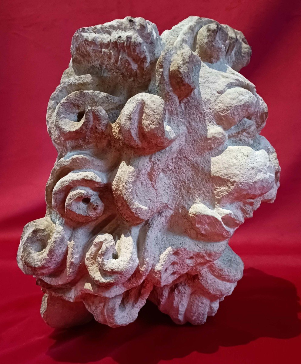 16th Century Lion - Fountain Mascaron Or Gargoyle --photo-1