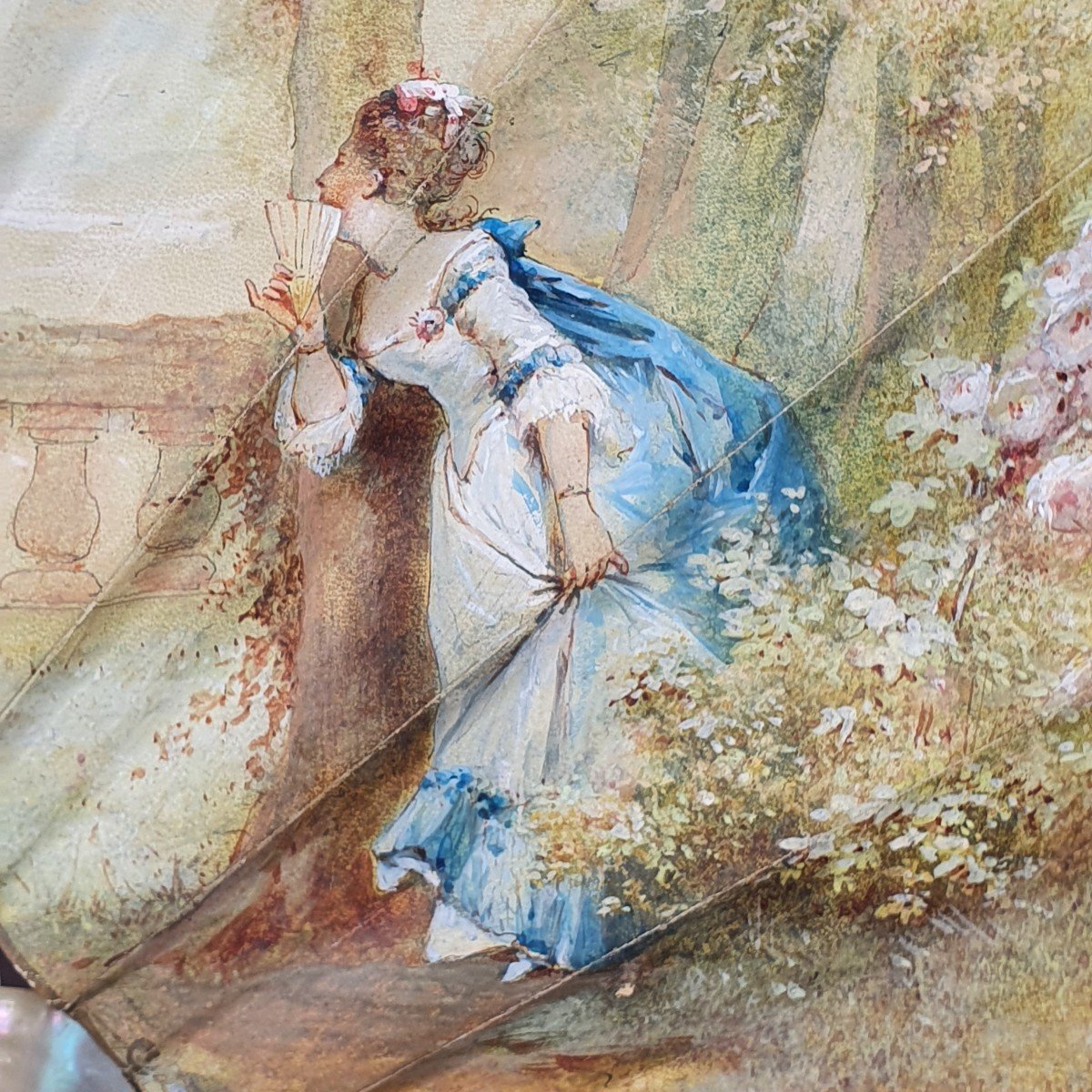 Eventail ancien signé Donzel, « La sérénade » couronne comtale, nacre, gouache-photo-1