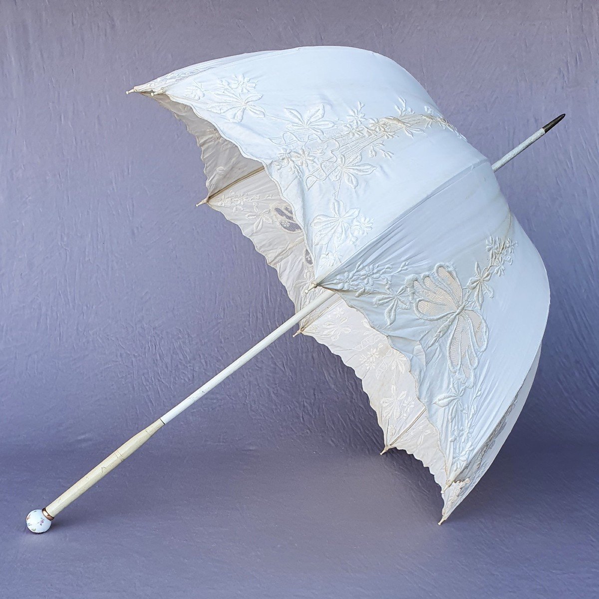 Ombrelle 1900, porcelaine et broderies à décor de papillons-photo-4