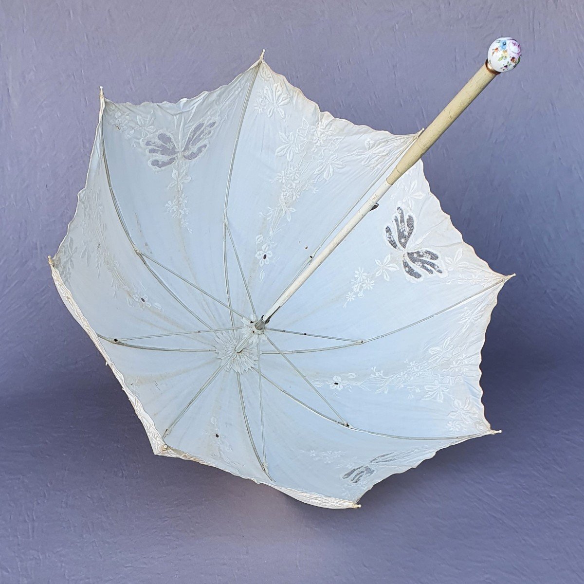 Ombrelle 1900, porcelaine et broderies à décor de papillons-photo-2