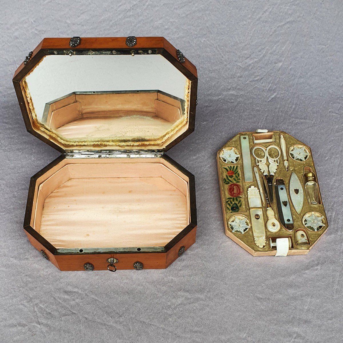 Antique Sewing Kit, Palais Royal Paris, Circa 1820-photo-1