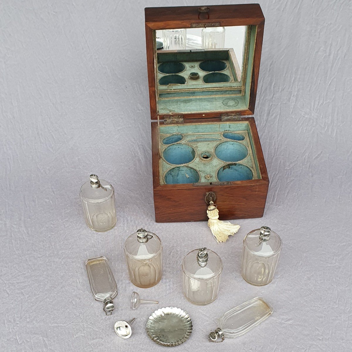 Coffret à senteurs, Nécessaire à senteurs, cave à parfum, XVIIIe siècle, époque Louis XV-photo-4
