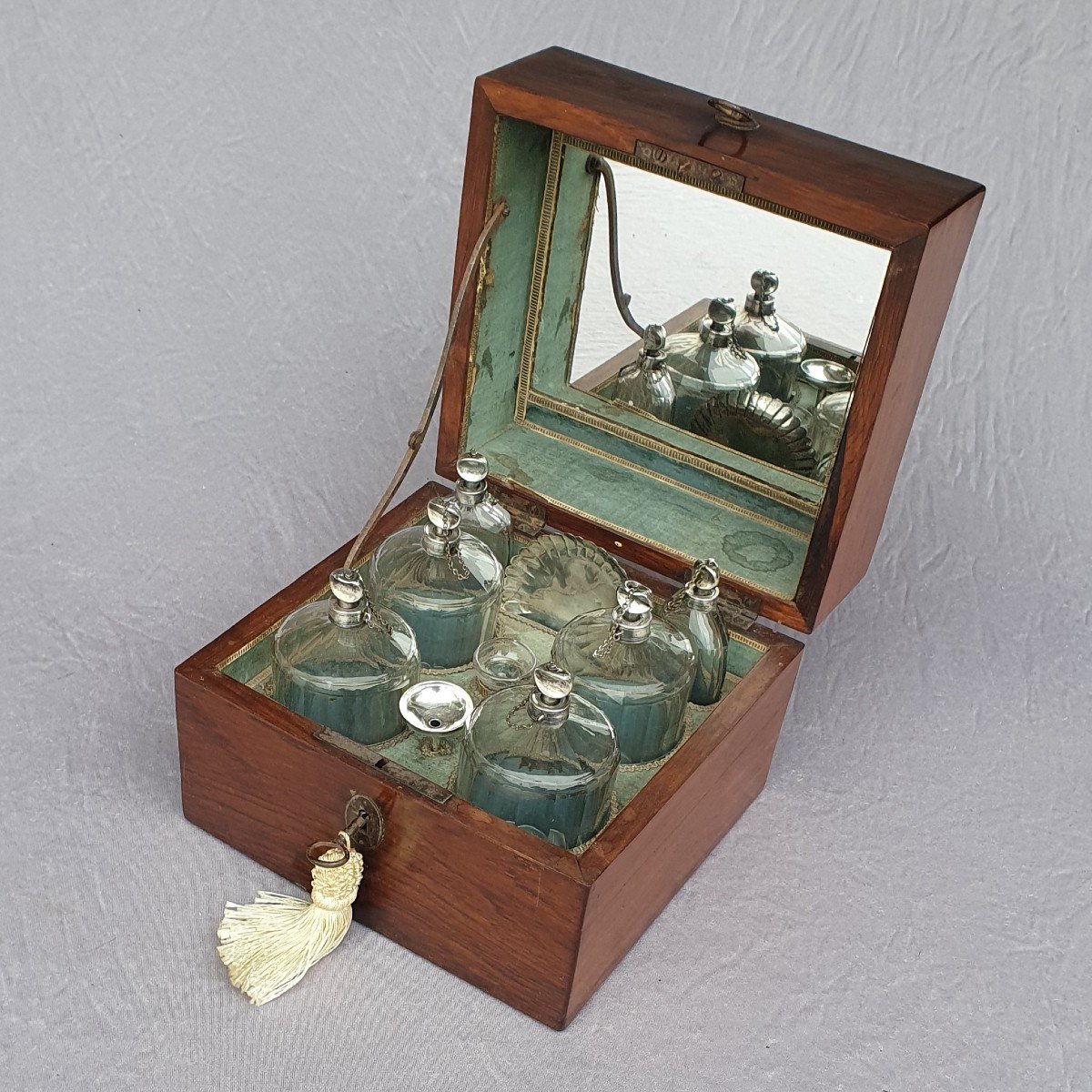 Coffret à senteurs, Nécessaire à senteurs, cave à parfum, XVIIIe siècle, époque Louis XV