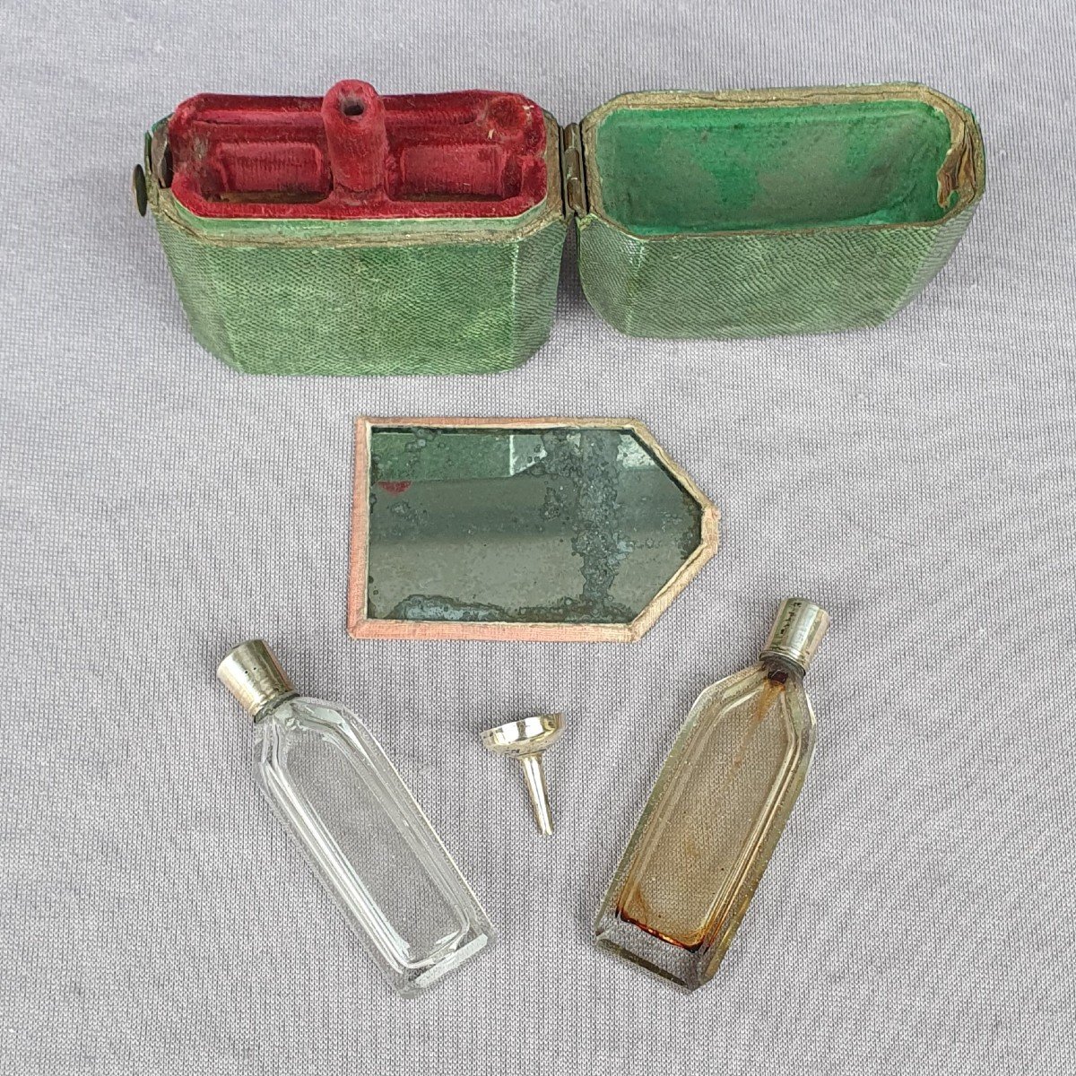 Perfume Kit, Louis XVI Shagreen Pocket Flaconnier-photo-3