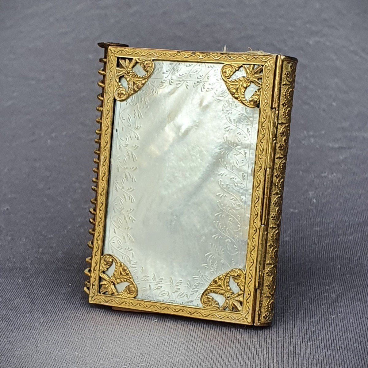 Mother-of-pearl Dance Card, “souvenir”, Restoration Period Circa 1820-photo-2