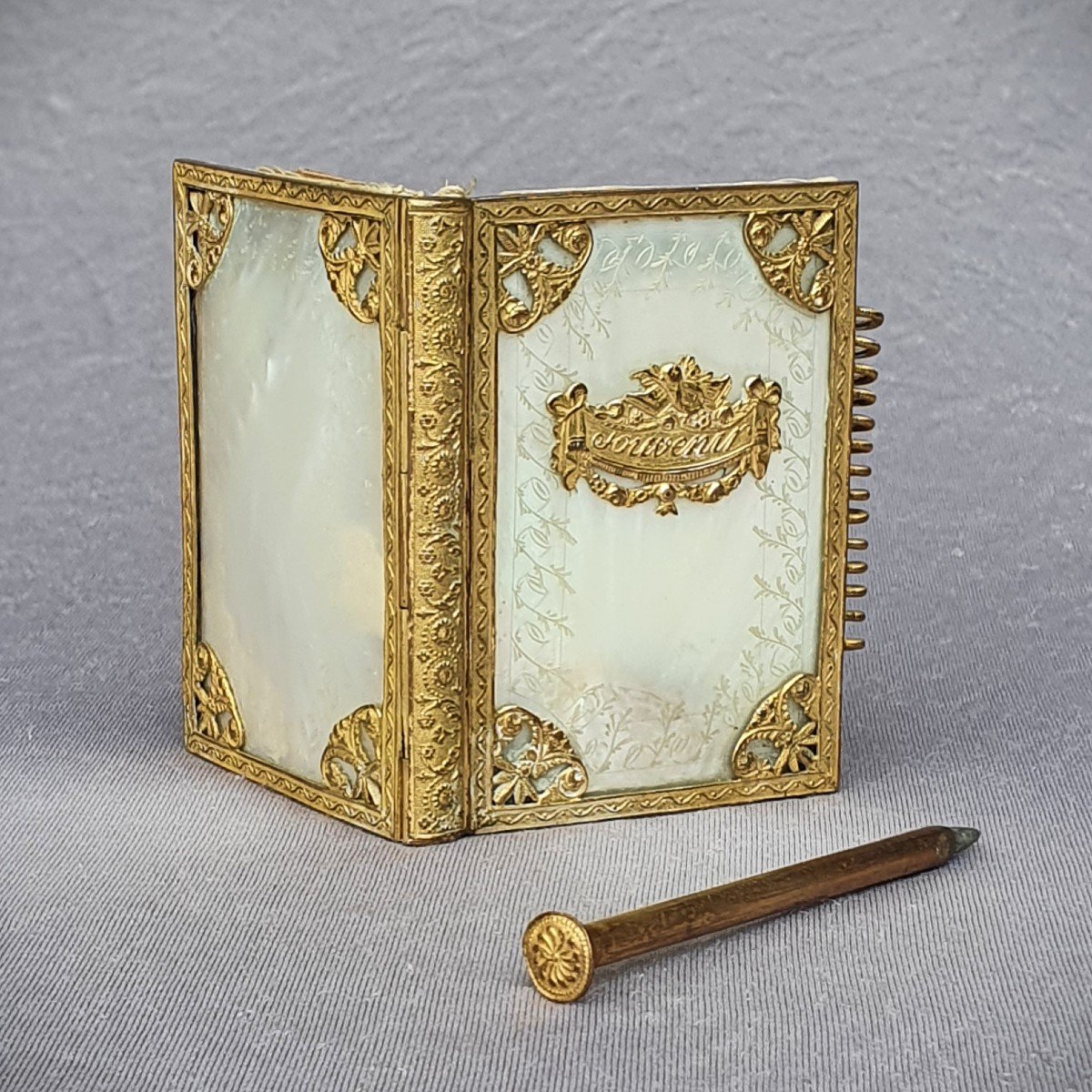 Mother-of-pearl Dance Card, “souvenir”, Restoration Period Circa 1820-photo-5