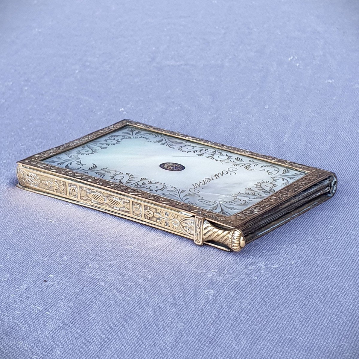 Carnet de bal nacre de 1818, Palais Royal, « souvenir », époque restauration-photo-1