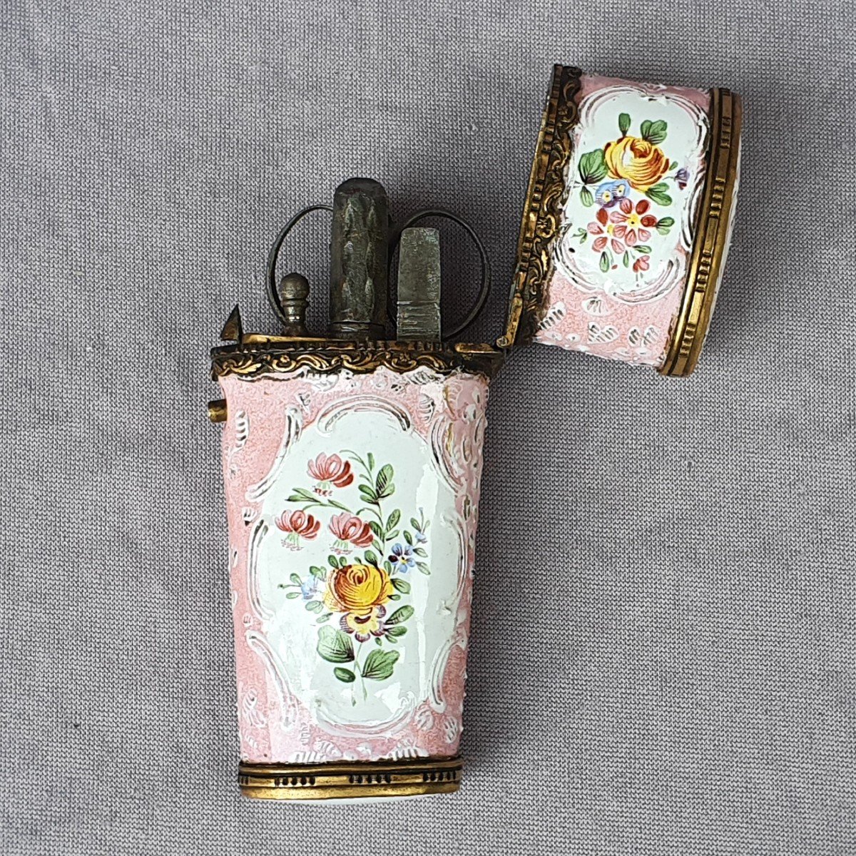 Necessaire de couture en métal émaillé, Battersea XVIIIe siècle-photo-3