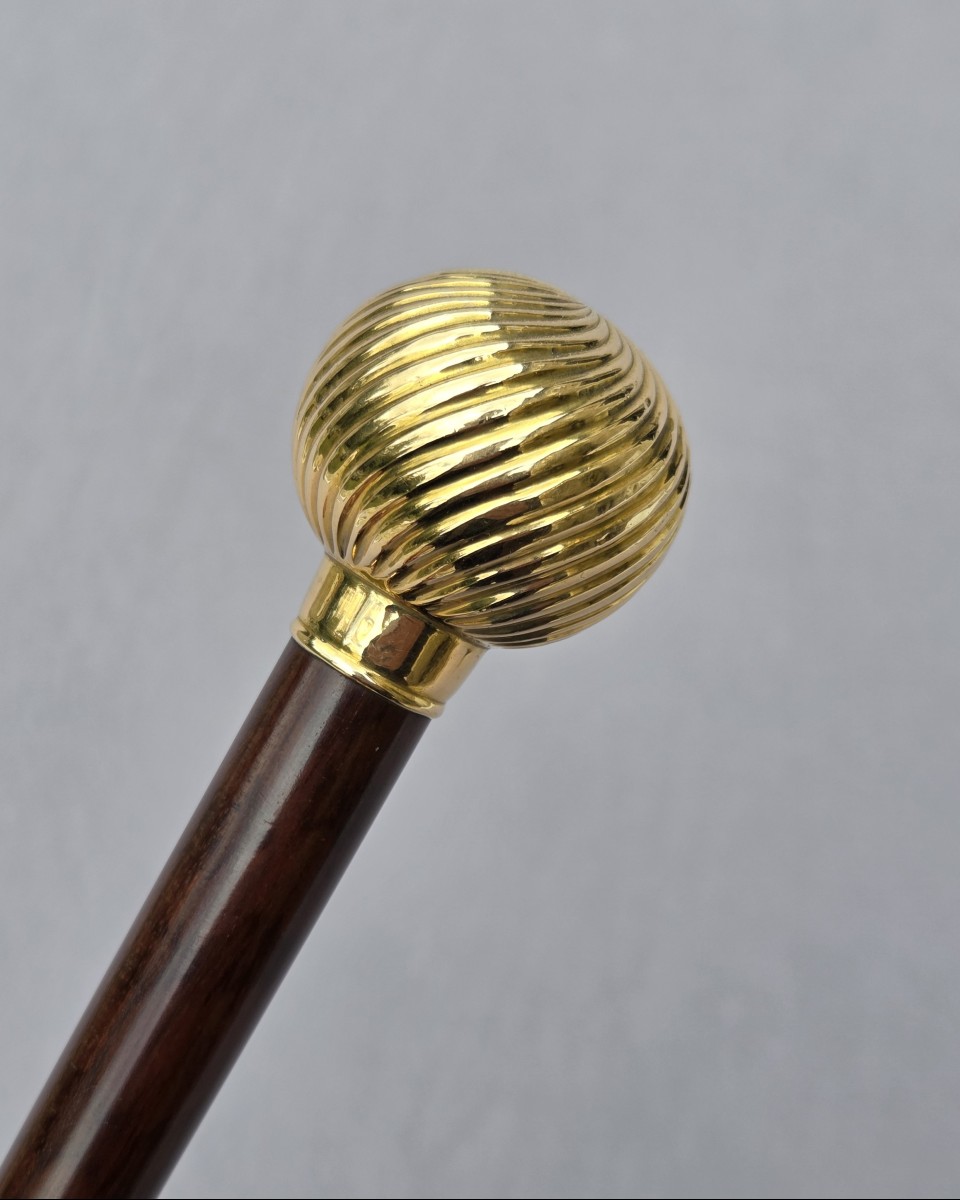 Art Nouveau Cane With Gold Ball Knob And Amourette Wood Shaft 