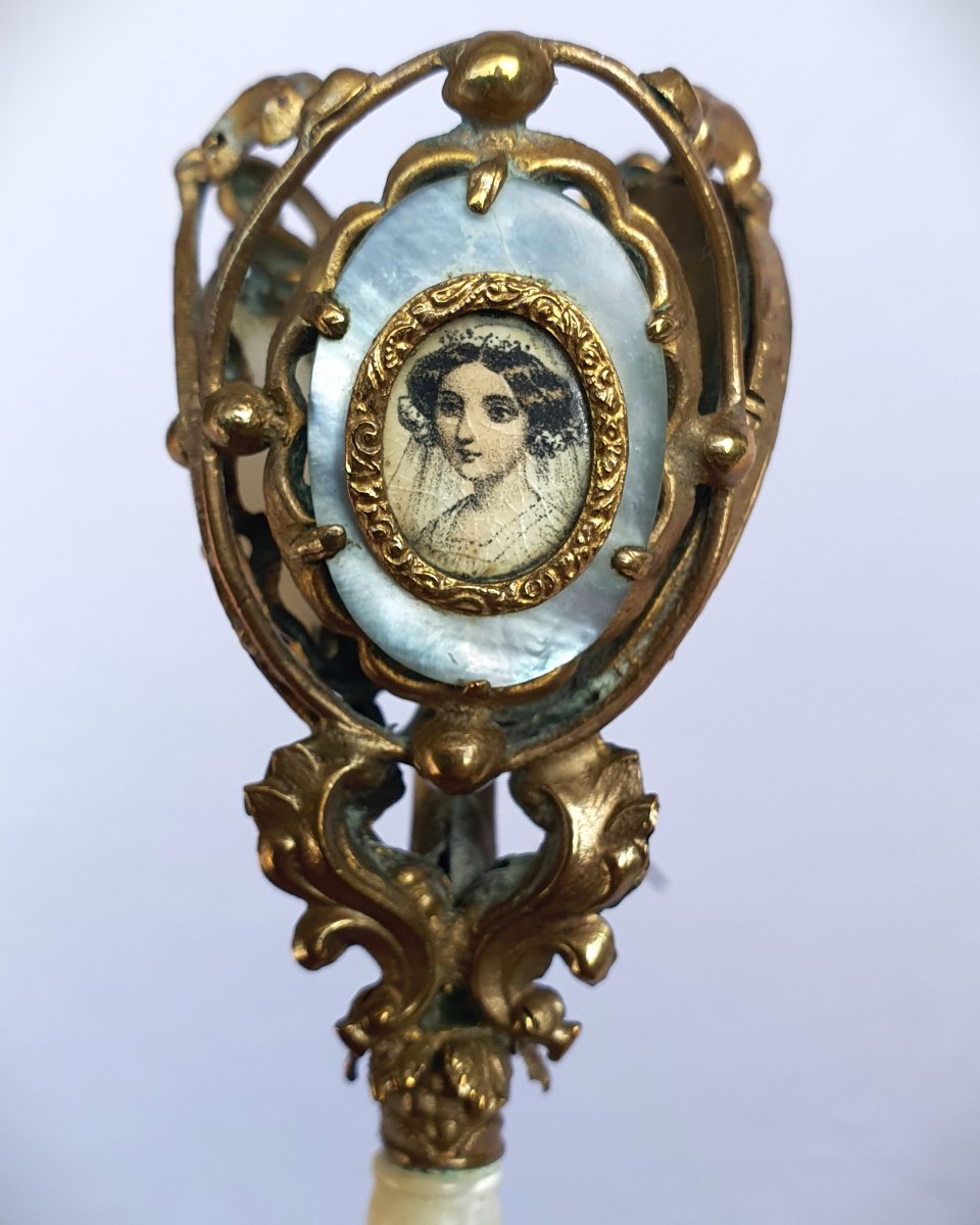 Porte bouquet de bal, époque Napoléon III, manche nacre, miroir -photo-1