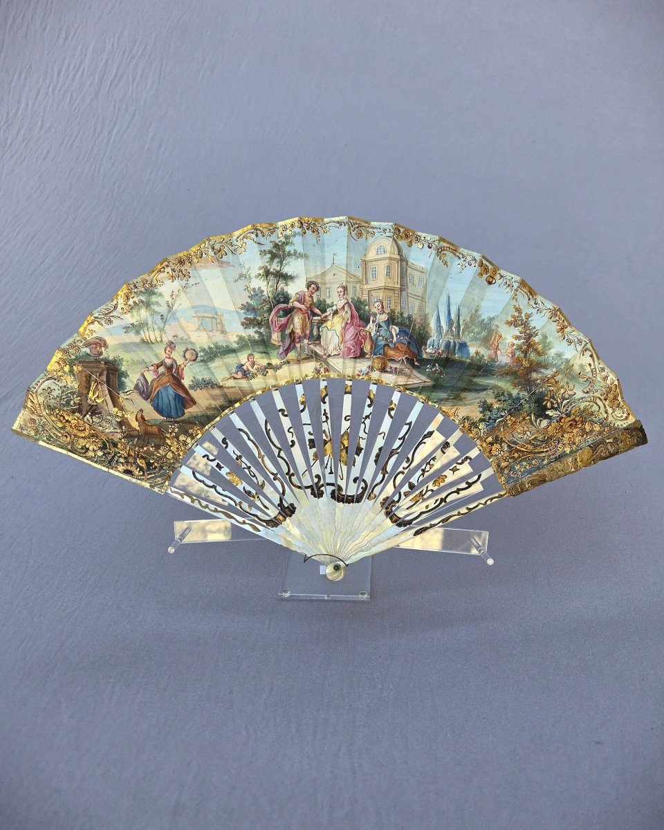 Eventail ancien, époque Louis XVI, gouache et nacre