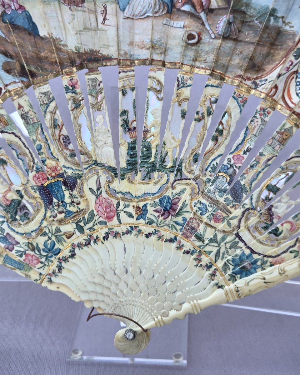 Eventail 18e siècle, « la montreuse de chien », époque Louis XVI-photo-4