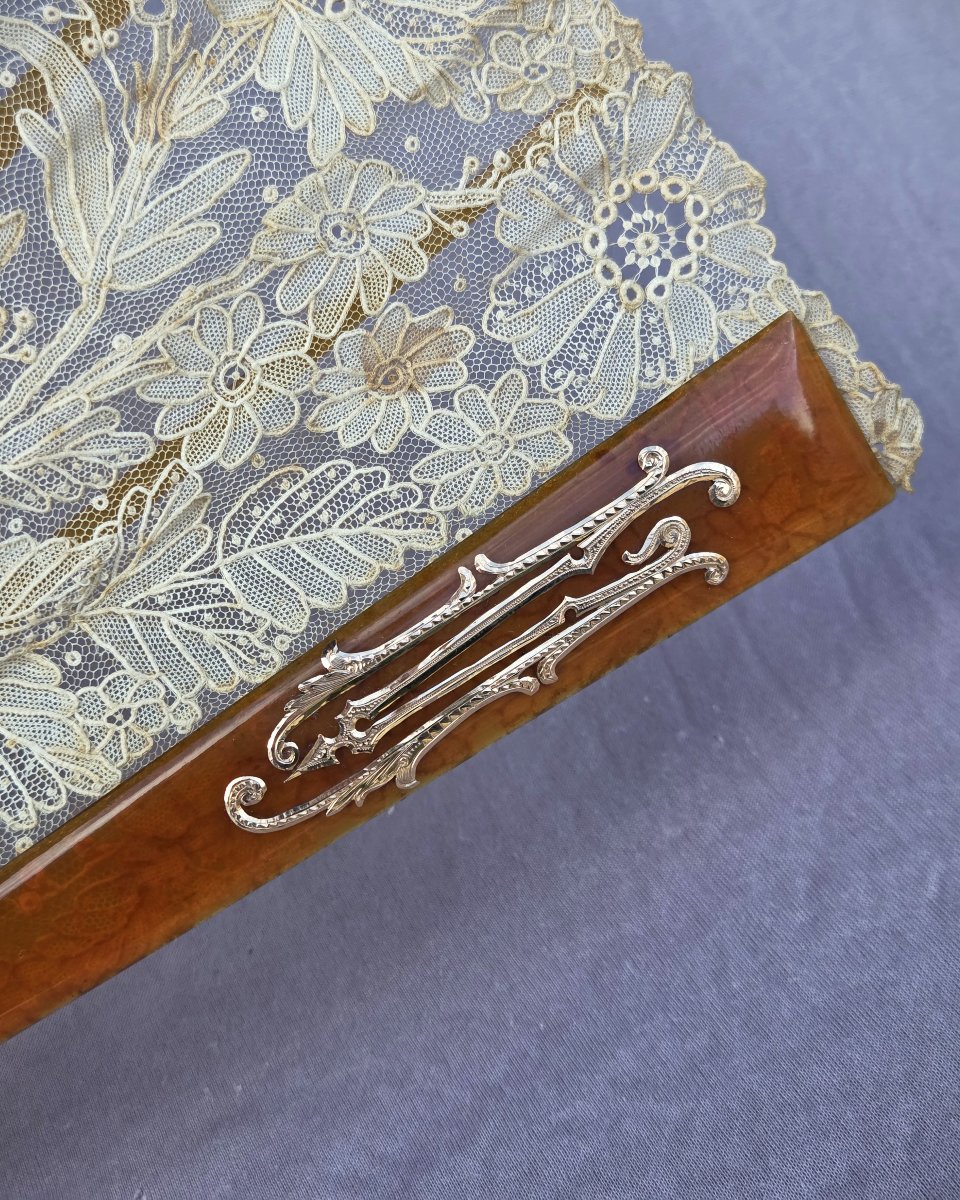 Antique Fan, Blonde Tortoiseshell, Needlepoint Lace, Gold Monogram M, Signed E. Guerard-photo-2