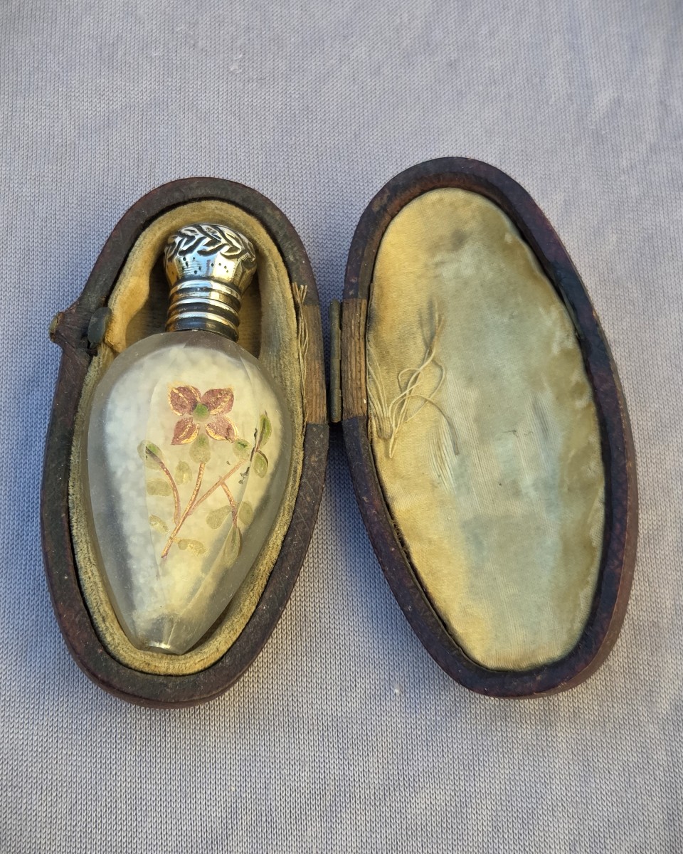 Flacon à sels XIXe dans son écrin