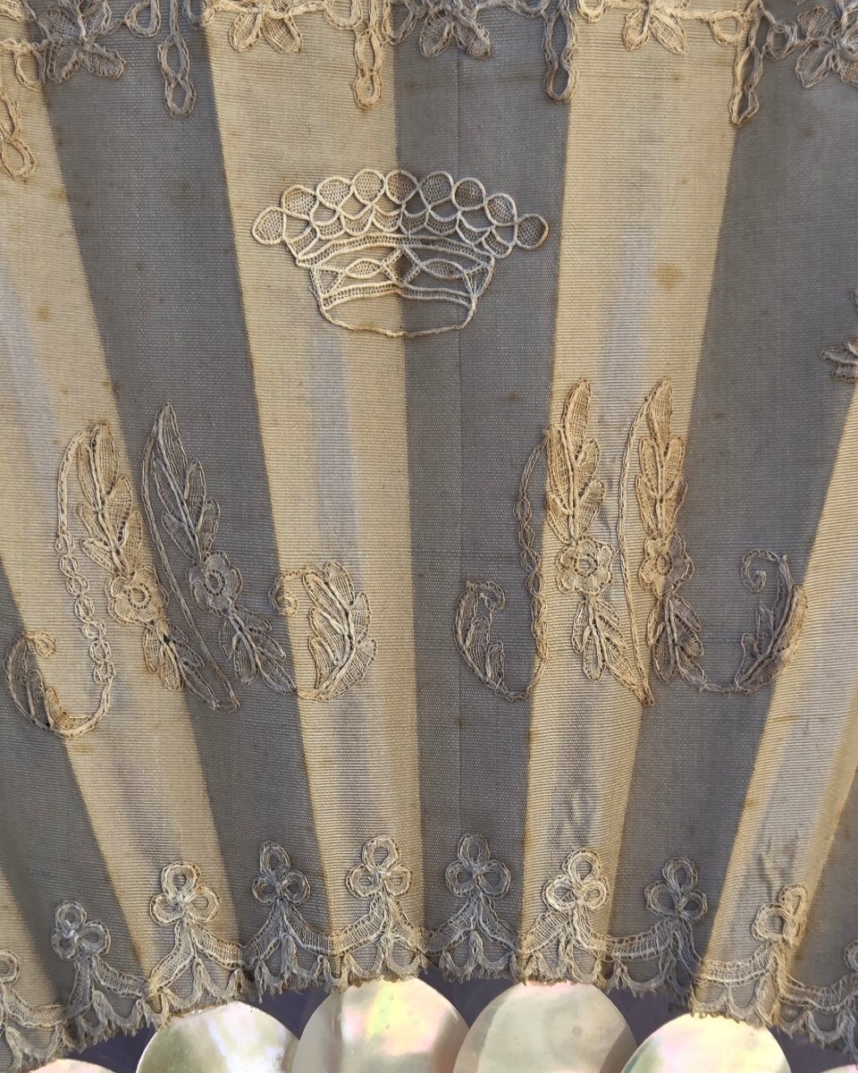 Antique Mother-of-pearl, Silk, Lace Fan With Count's Crown, Mm, 1870-photo-2