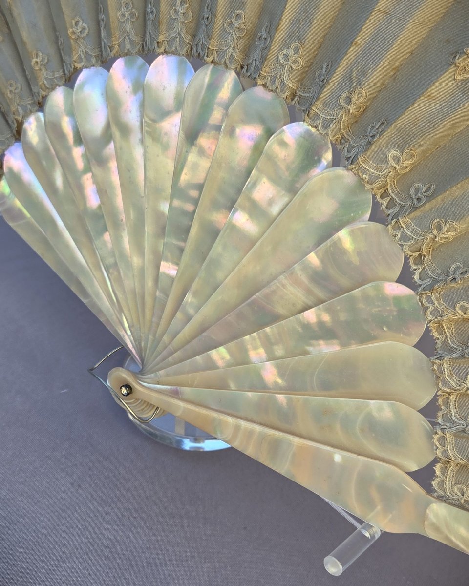 Antique Mother-of-pearl, Silk, Lace Fan With Count's Crown, Mm, 1870-photo-1