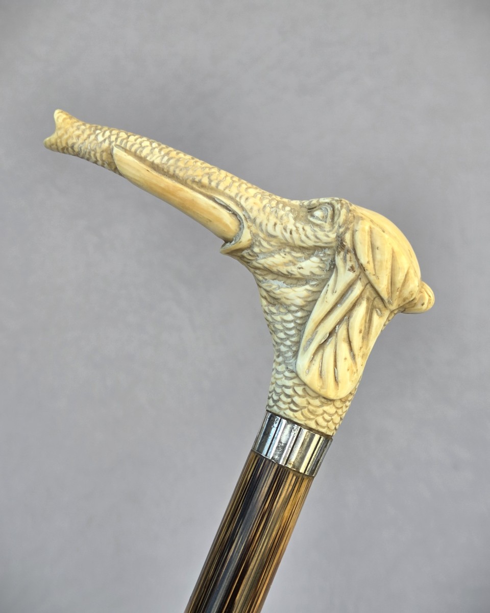 Canne au pommeau en os sculpté d’une tête d’éléphant