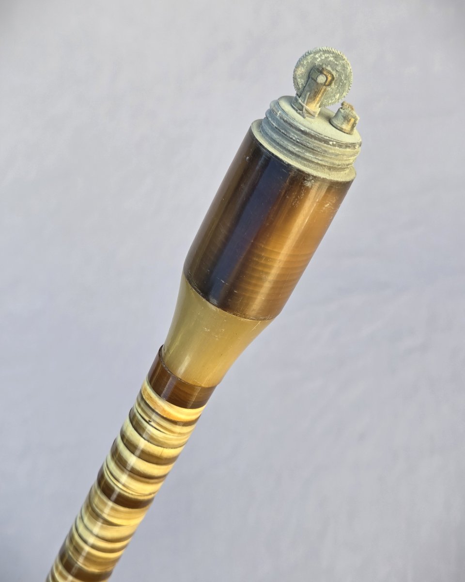 Canne ancienne à système dissimulant un briquet à essence-photo-4
