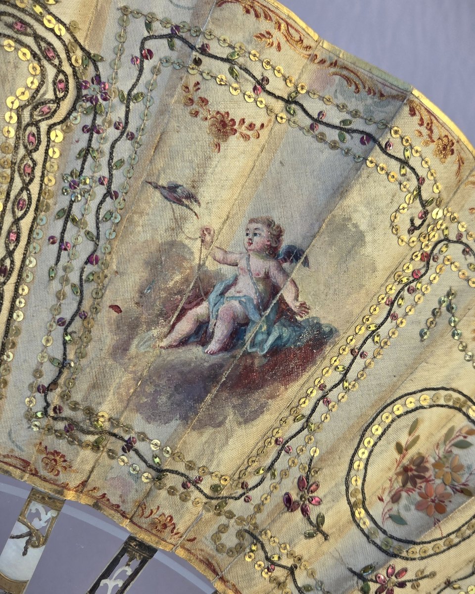 Louis XVI Period Fan, Gouache On Silk "the Presentation Of The Newborn"-photo-1