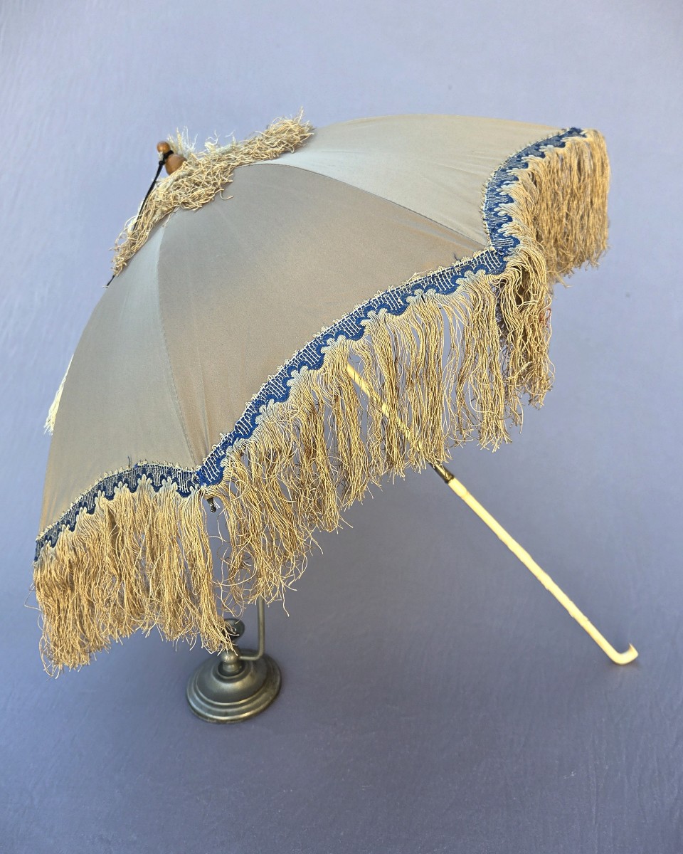 Ombrelle ancienne, très bon état, utilisable pour mariage ou reconstitution historique, 1860