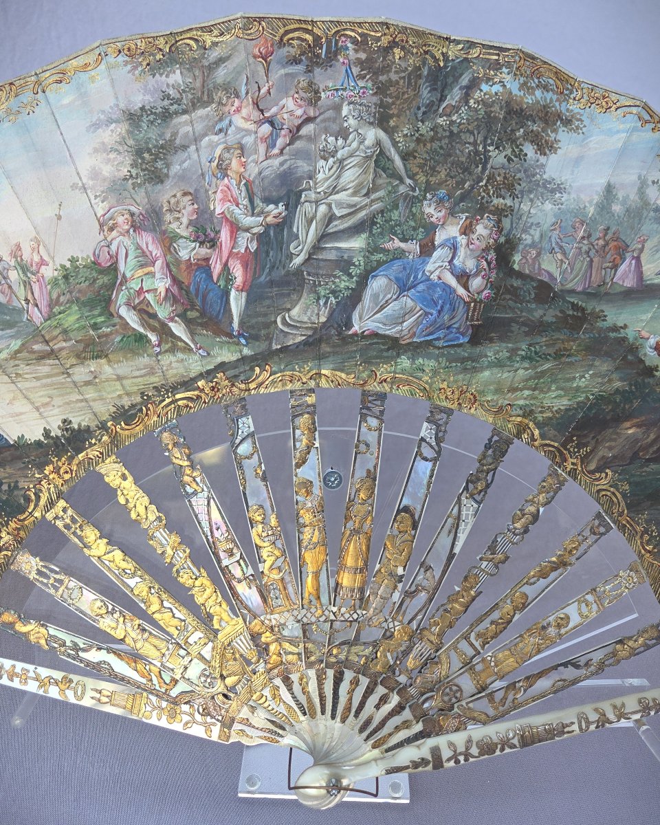 Eventail ancien, époque Louis XVI, nacre et gouache sur peau-photo-2