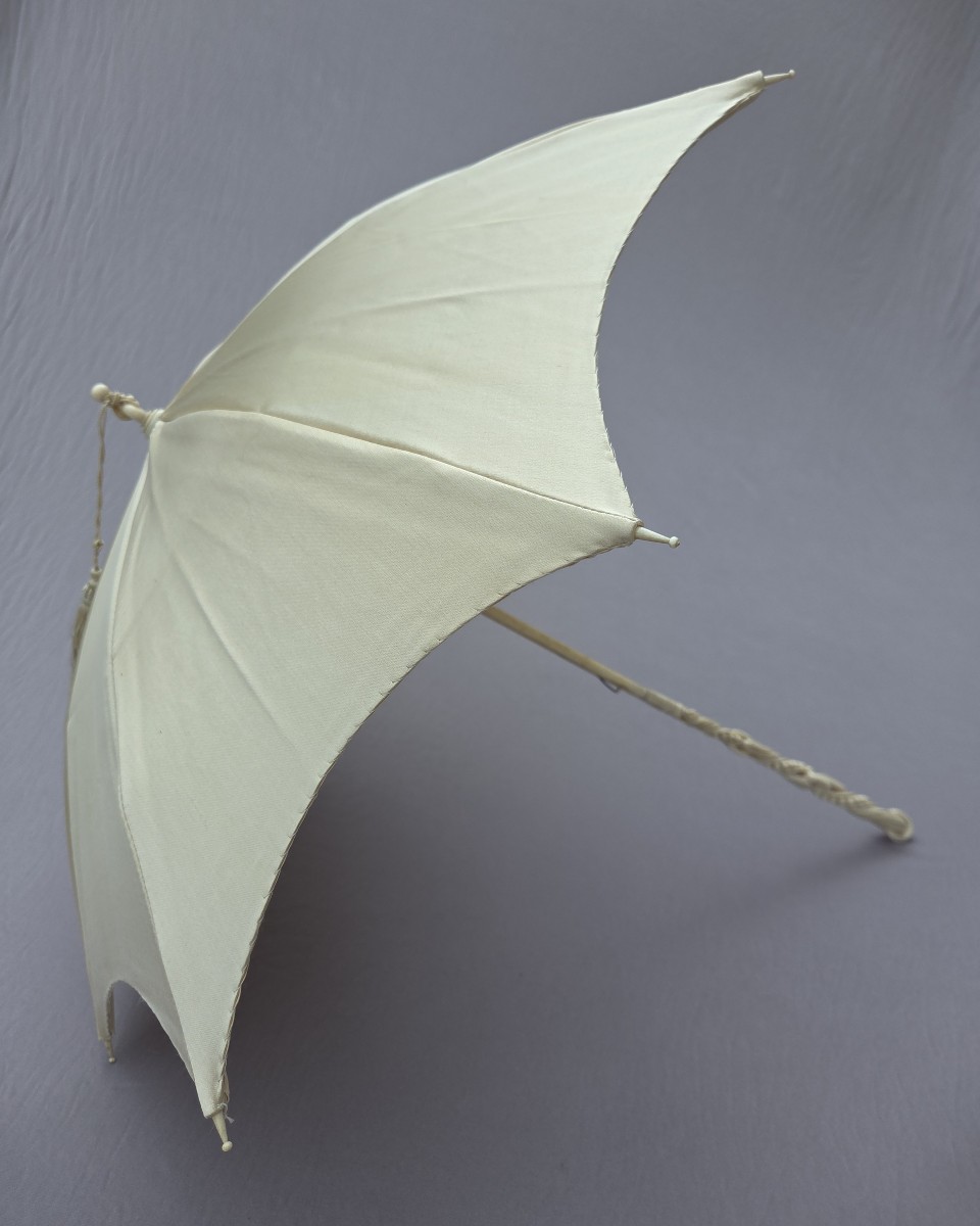 Ombrelle XIXe siècle en parfait état, reconstitution historique, mariage…