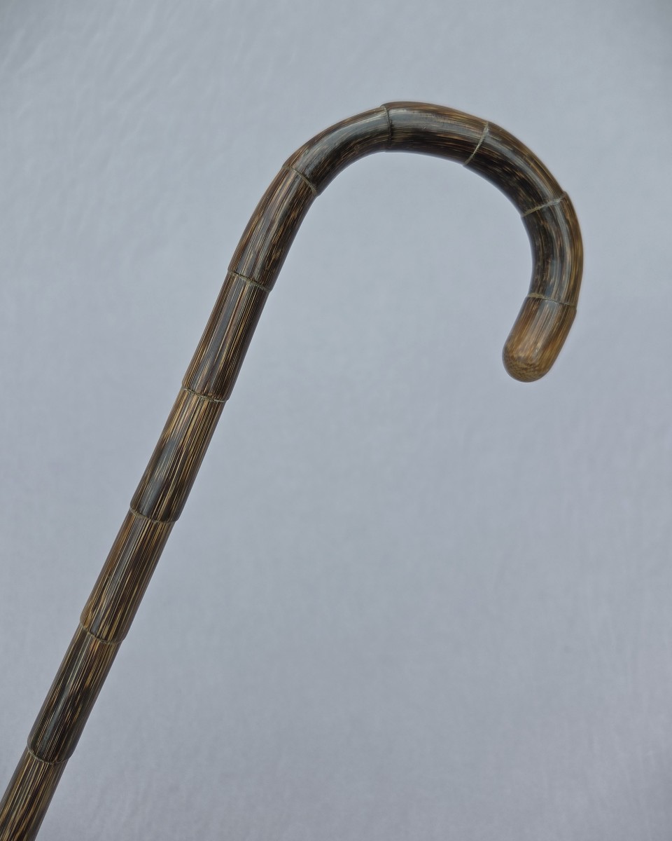 Canne ancienne en bois de palme travaillé façon bambou 