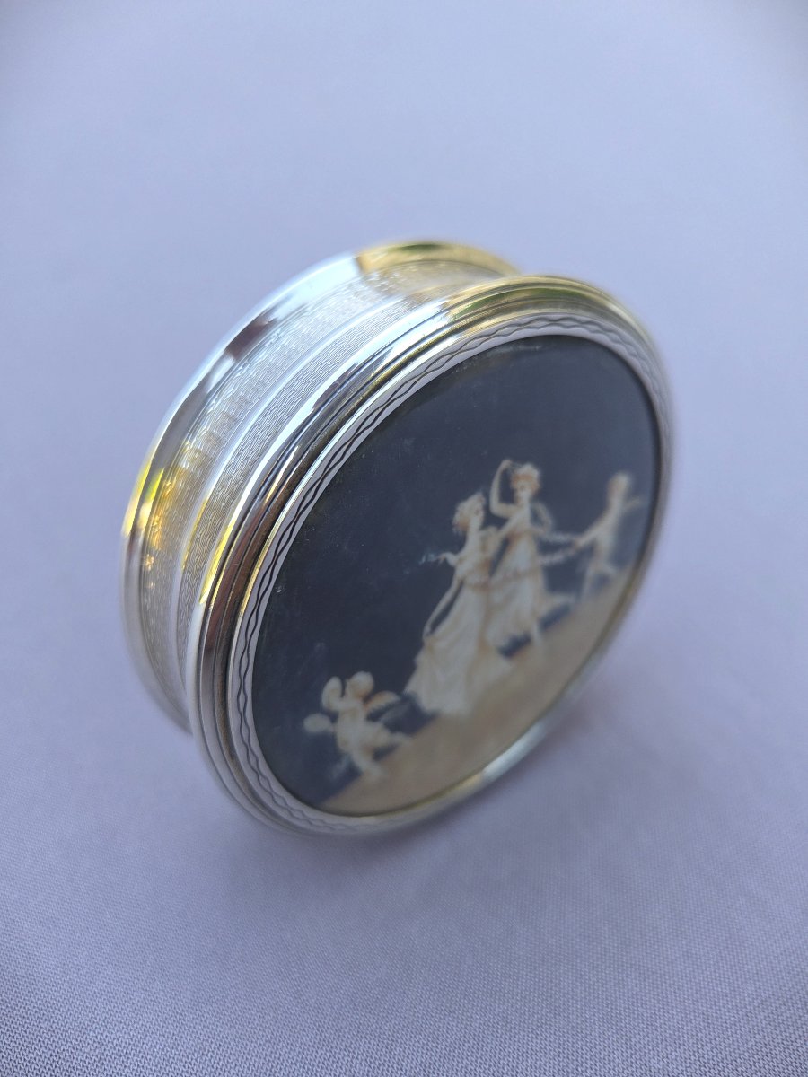 Guilloché Silver Box With Vermeil Interior, Lid Decorated With A Miniature.-photo-3