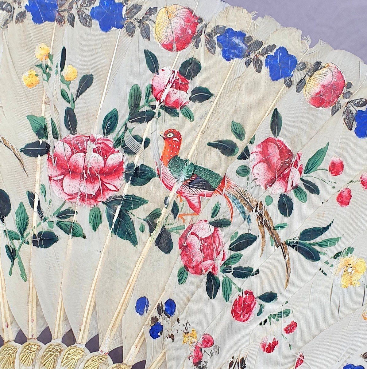 Eventail ancien, plumes peintes d’oiseaux et de fleurs, Chine-photo-3