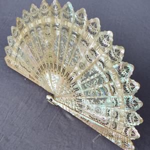 Antique Fan Entirely In Mother-of-pearl, Circa 1880