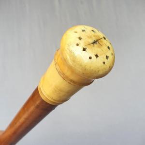 Early 18th Century Cane, With “vinaigrette”, “pommander”, Perfume, Medicine System