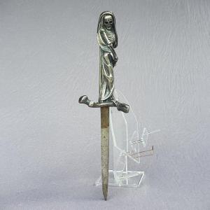 Dague, poignard, Memento mori en bronze à patine argentée