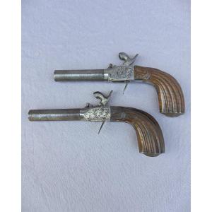 Paire de pistolets anciens, Pistolets de poche à percussion, vers 1850