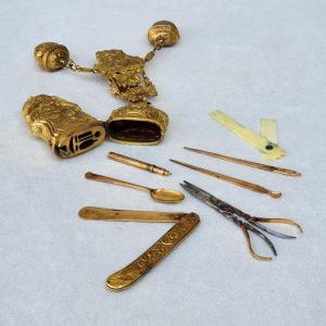 Nécessaire couture, écriture et divers, Châtelaine pomponne époque Louis XV
