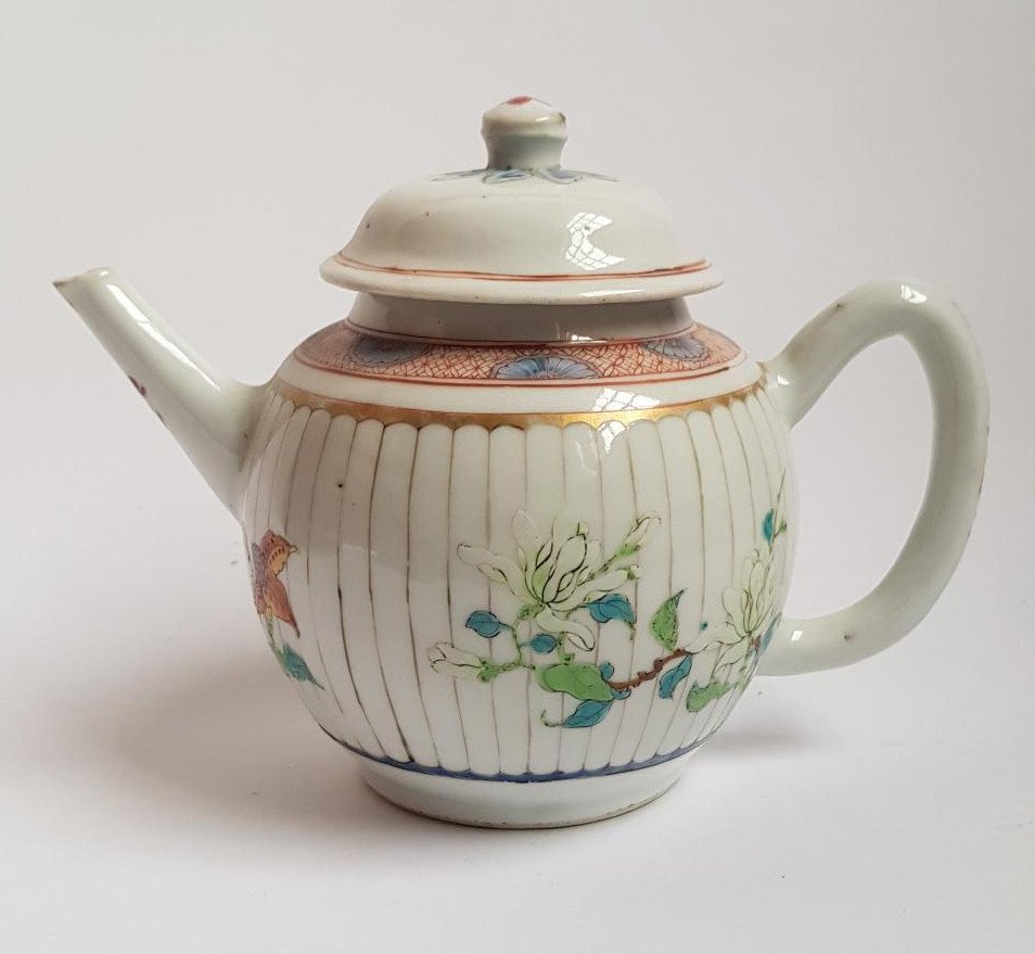 18th Century Chinese Famille Rose Qianlong Porcelain Teapot -photo-2