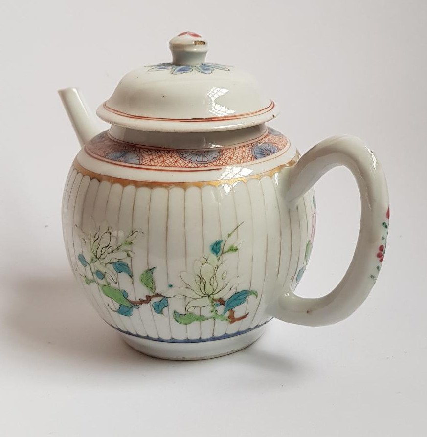 18th Century Chinese Famille Rose Qianlong Porcelain Teapot -photo-4