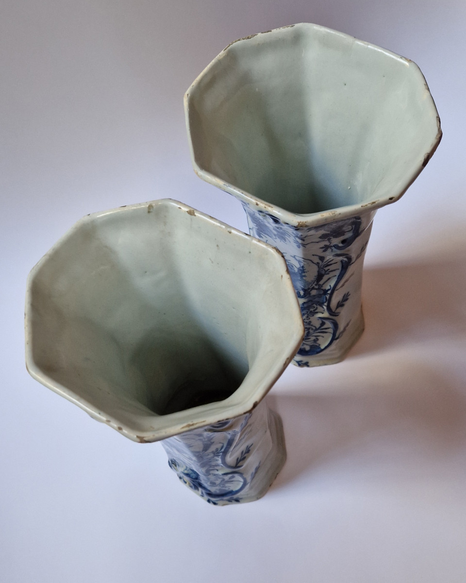 Pair Of Delft Earthenware Beaker Vases, Rococo Period, Circa 1760 Delft-photo-1