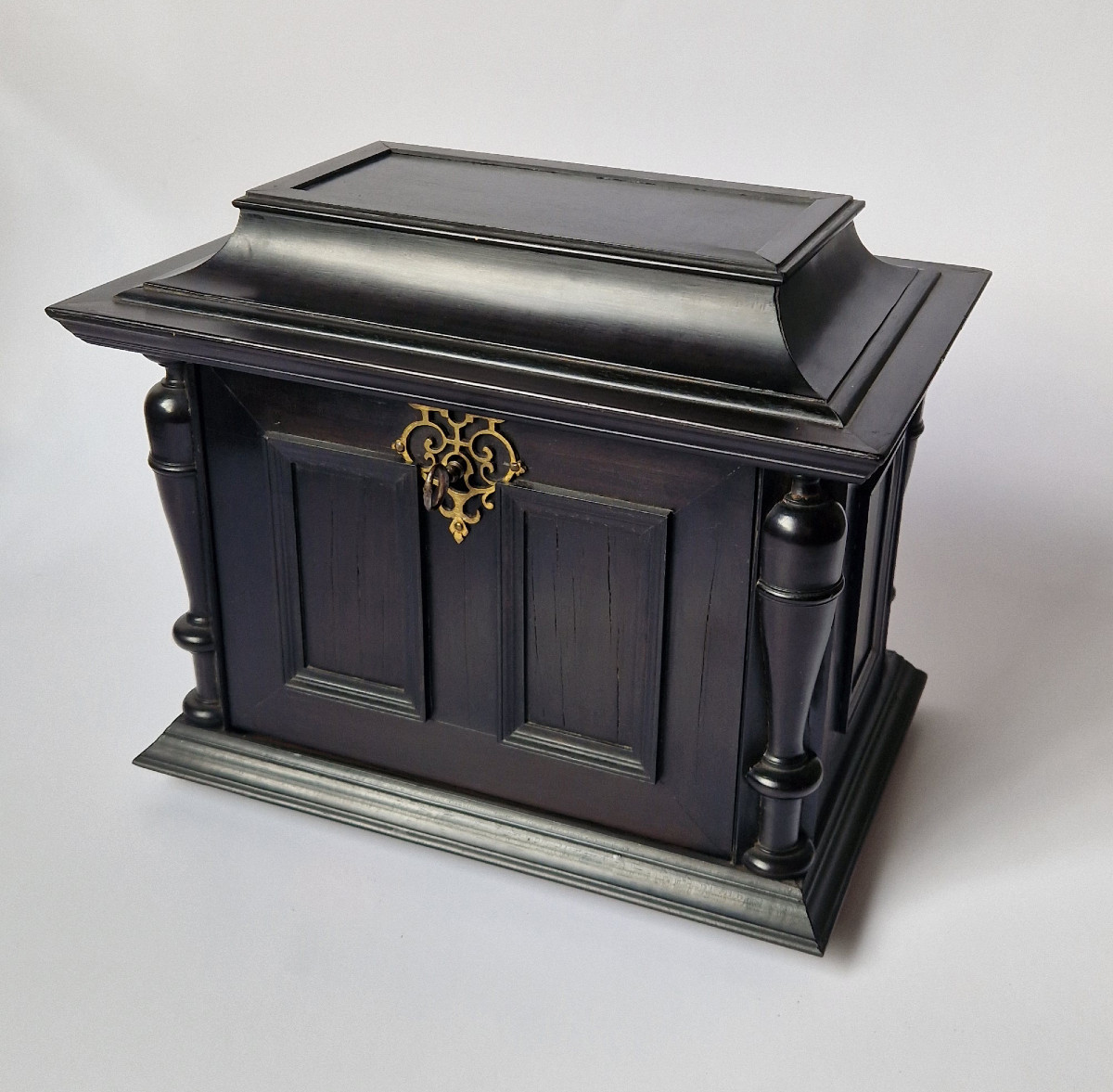 Ebony Table Cabinet With Silver Foil Interior, Antwerp, 17th Century, Circa 1650-photo-3